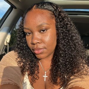 Meet your Posher, Taryn